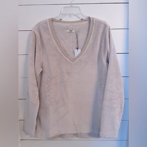 UGG top